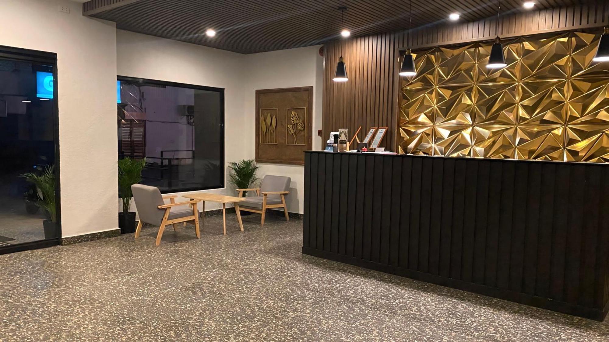 Rudolfo Suites 罗哈斯城 外观 照片