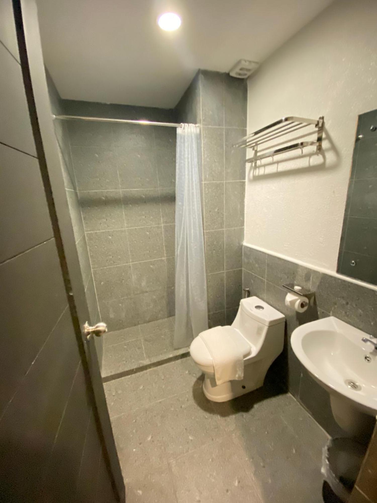 Rudolfo Suites 罗哈斯城 外观 照片