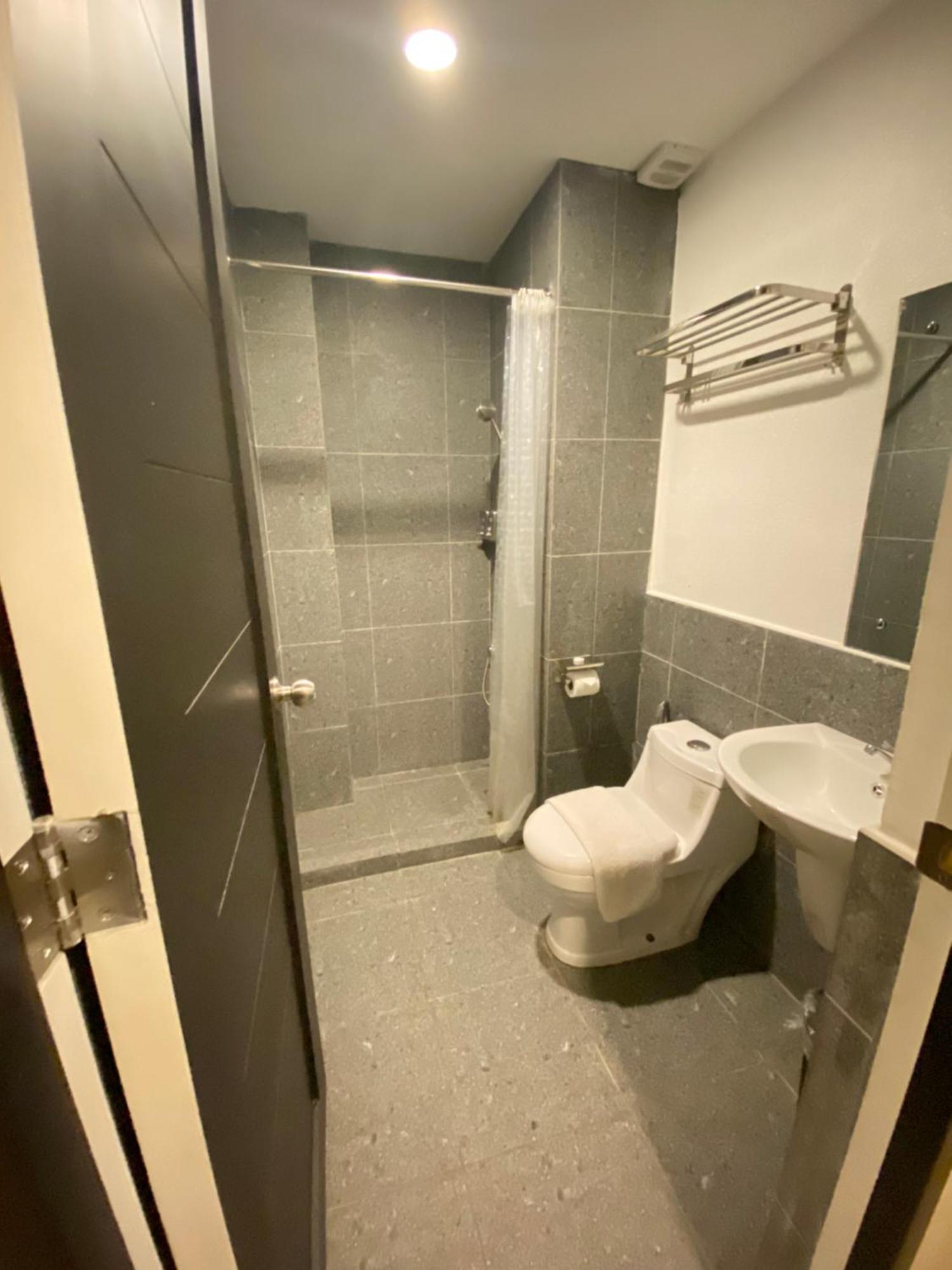 Rudolfo Suites 罗哈斯城 外观 照片